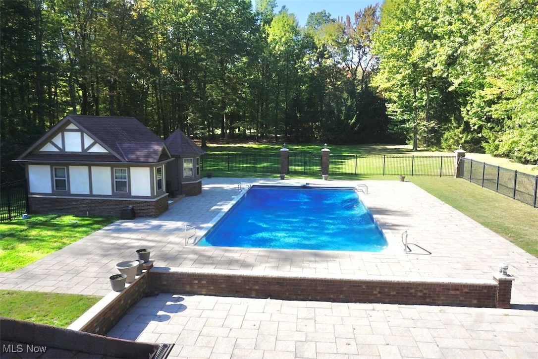 Suffolk County Estates 02 - Residential