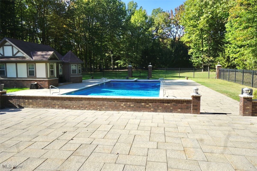 Suffolk County Estates 02 - Residential