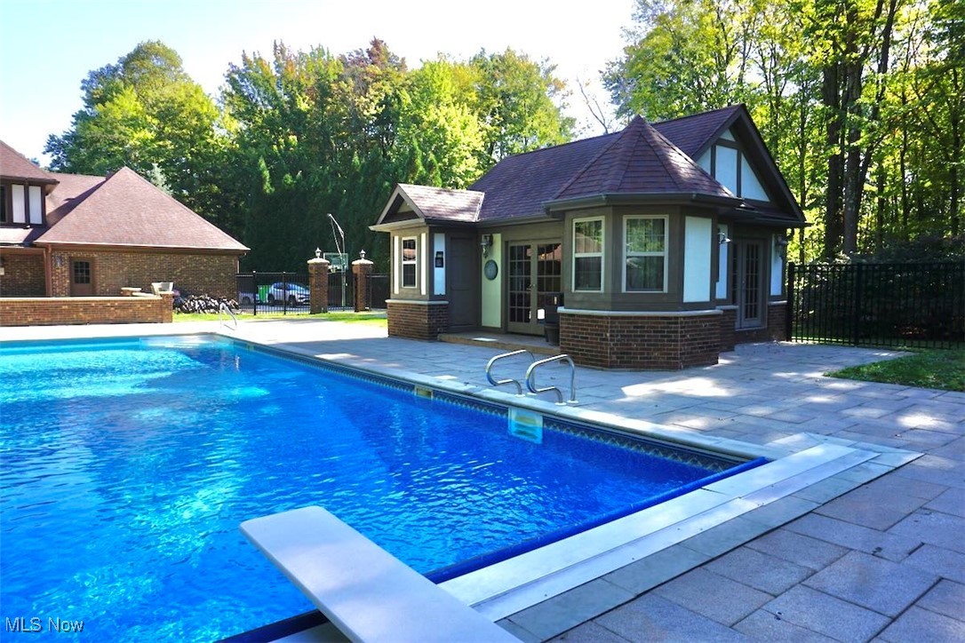 Suffolk County Estates 02 - Residential