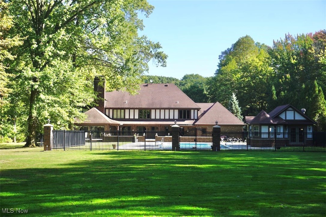 Suffolk County Estates 02 - Residential