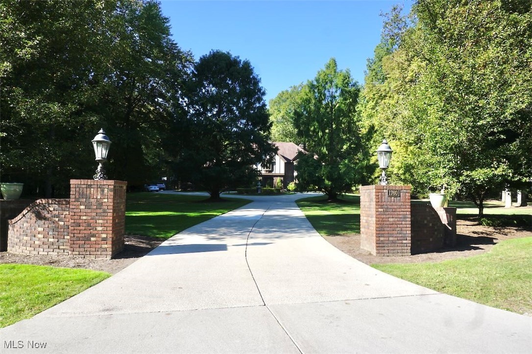 Suffolk County Estates 02 - Residential