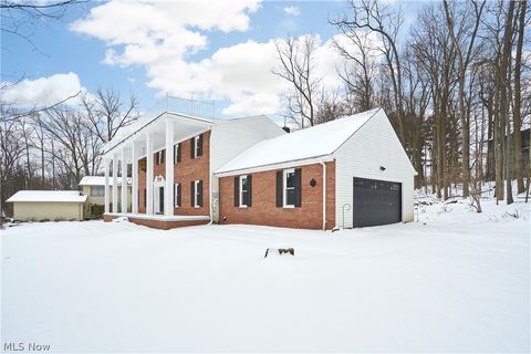 Tiny photo for 8712 Bradford Lane, Brecksville, OH 44141 (MLS # 5190233)