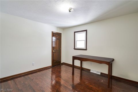 Tiny photo for 8712 Bradford Lane, Brecksville, OH 44141 (MLS # 5190233)