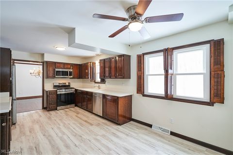 Tiny photo for 8712 Bradford Lane, Brecksville, OH 44141 (MLS # 5190233)