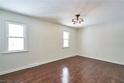 Tiny photo for 8712 Bradford Lane, Brecksville, OH 44141 (MLS # 5190233)