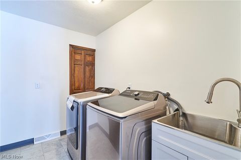 Tiny photo for 8712 Bradford Lane, Brecksville, OH 44141 (MLS # 5190233)