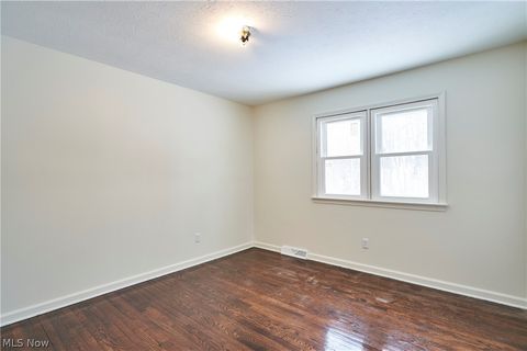 Tiny photo for 8712 Bradford Lane, Brecksville, OH 44141 (MLS # 5190233)