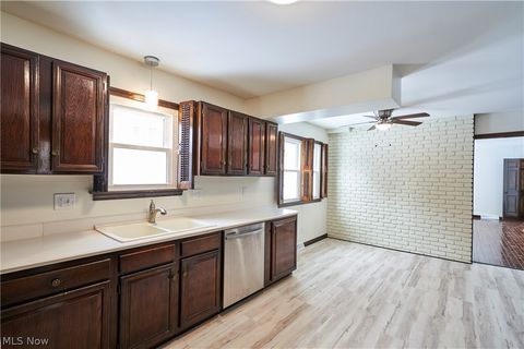Tiny photo for 8712 Bradford Lane, Brecksville, OH 44141 (MLS # 5190233)