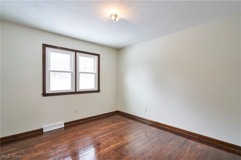 Tiny photo for 8712 Bradford Lane, Brecksville, OH 44141 (MLS # 5190233)