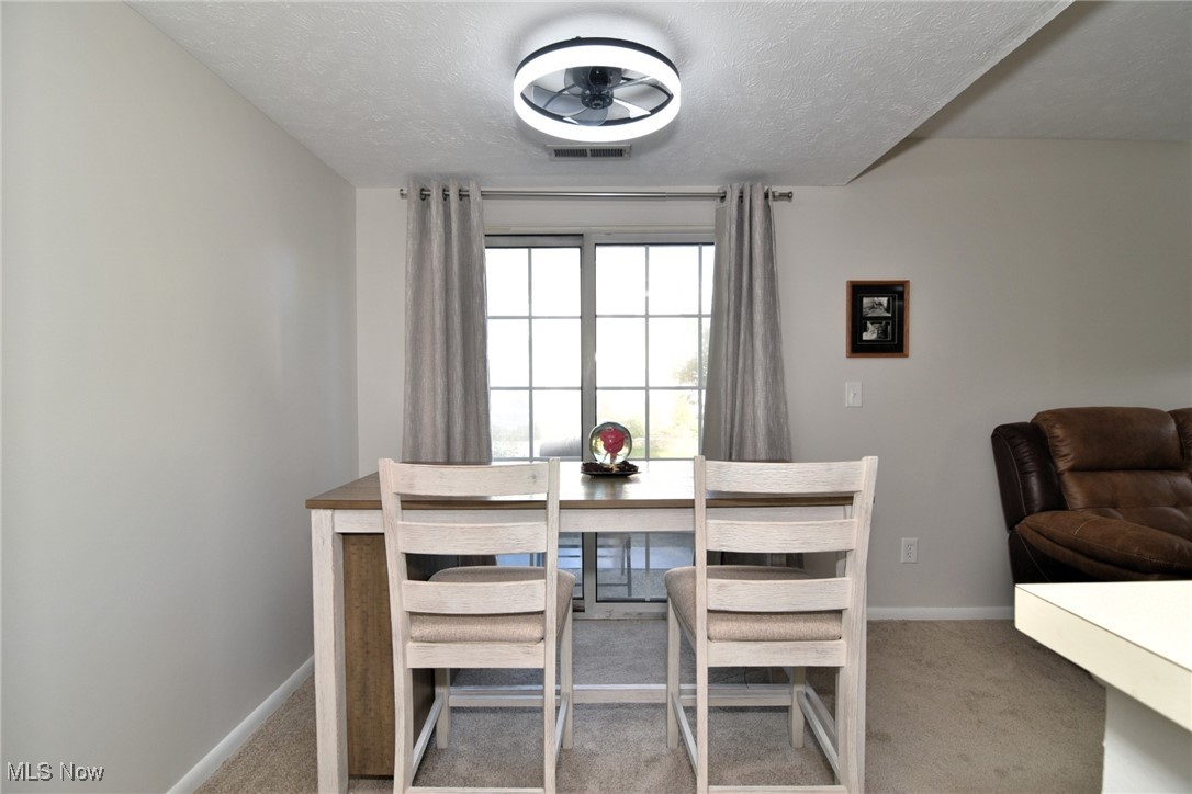 Courtyards Woodbury Condo - Residential