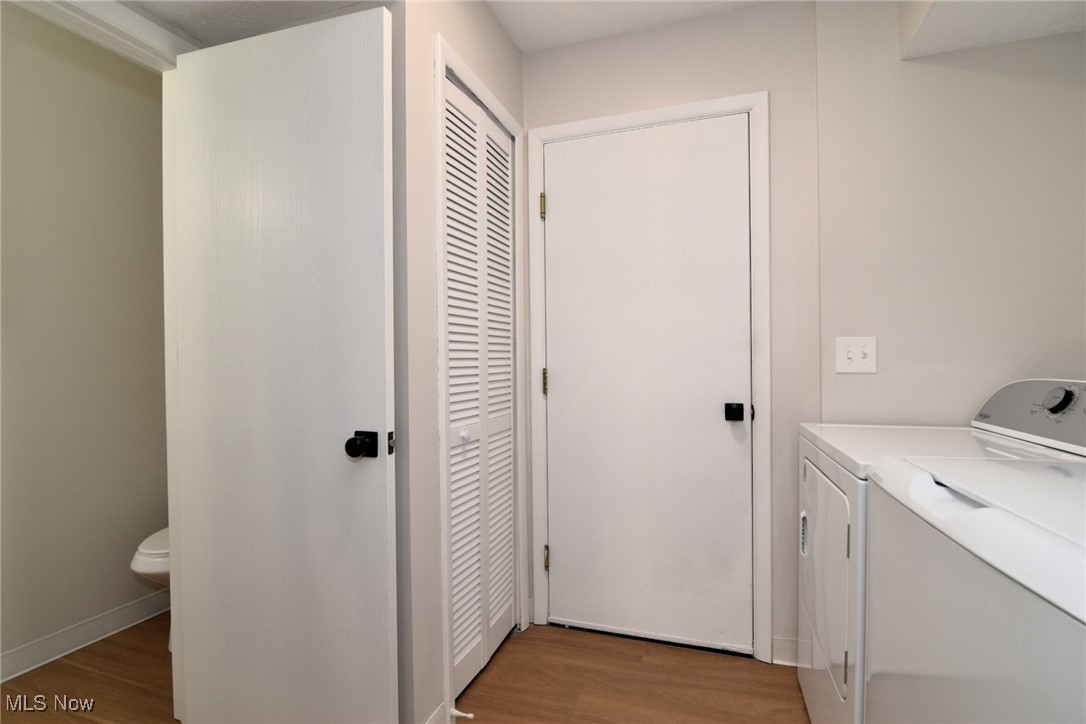 Courtyards Woodbury Condo - Residential