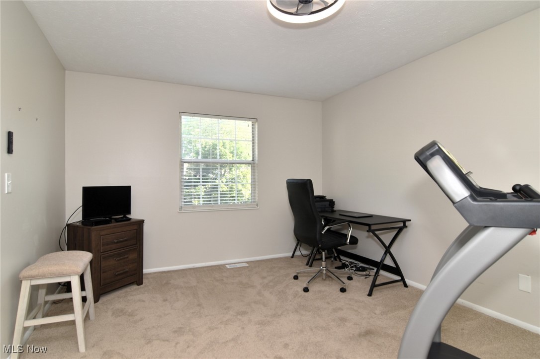 Courtyards Woodbury Condo - Residential