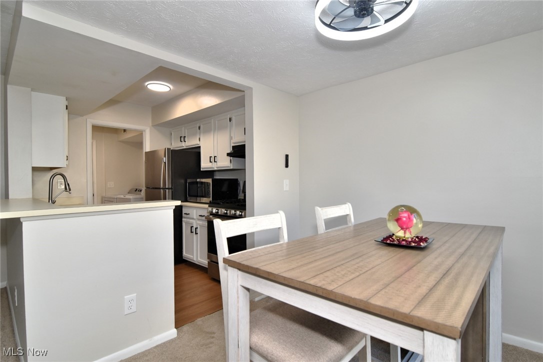 Courtyards Woodbury Condo - Residential