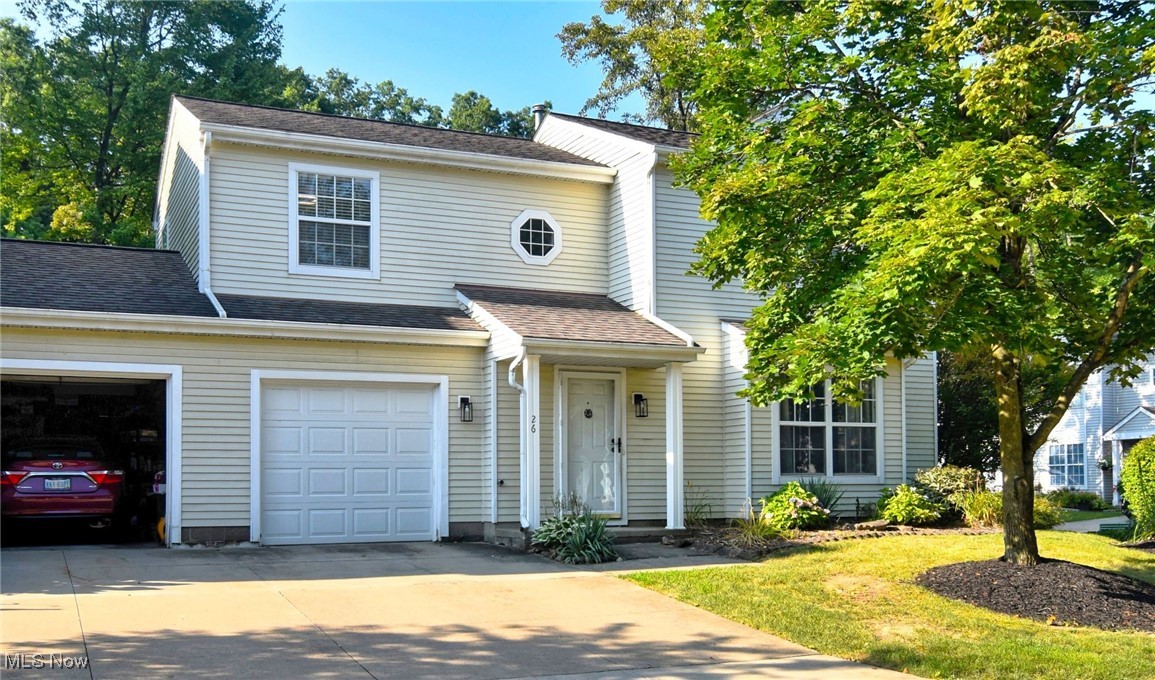 Courtyards Woodbury Condo - Residential