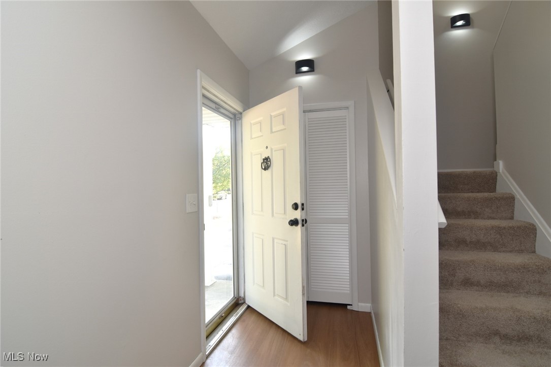 Courtyards Woodbury Condo - Residential