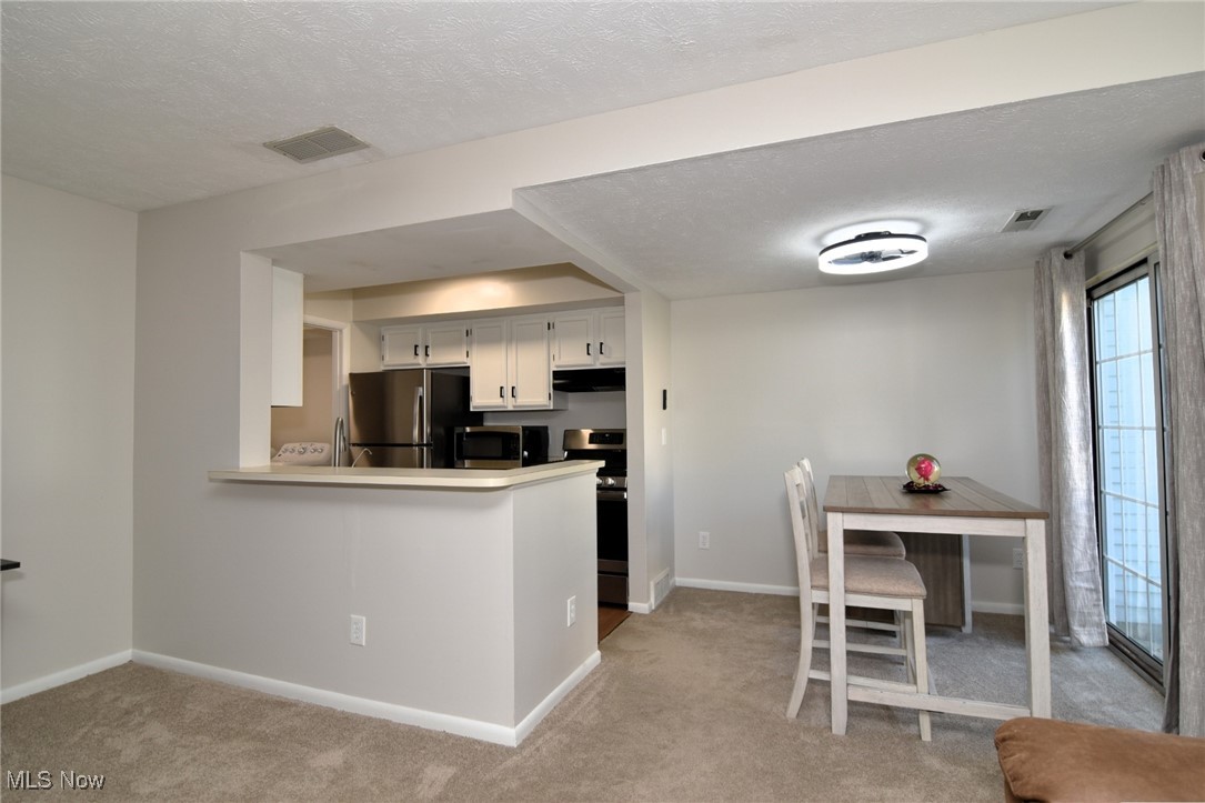 Courtyards Woodbury Condo - Residential