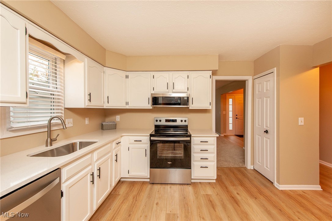 9736 Brookline Oval, Strongsville, Ohio image 6