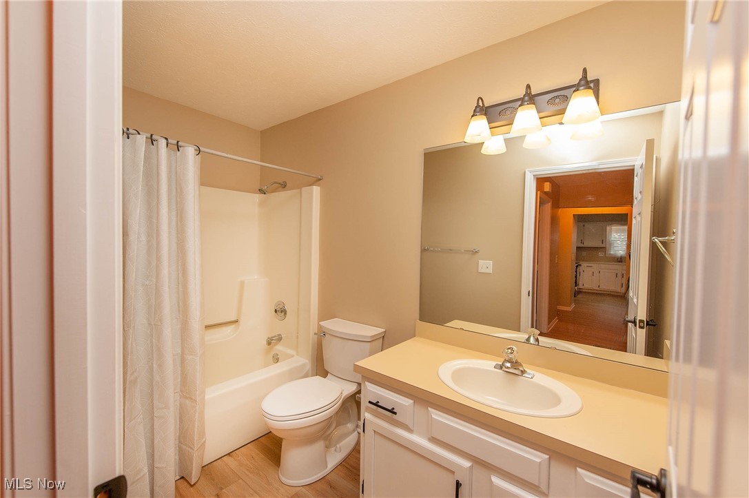 9736 Brookline Oval, Strongsville, Ohio image 14
