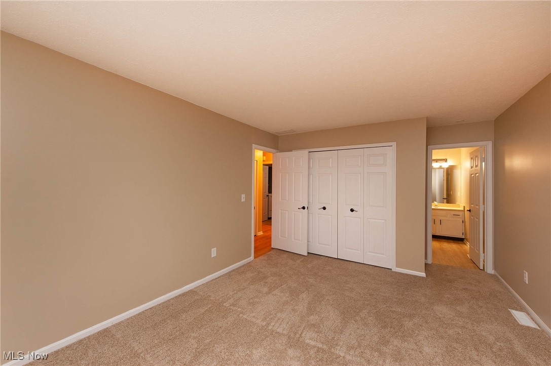 9736 Brookline Oval, Strongsville, Ohio image 17