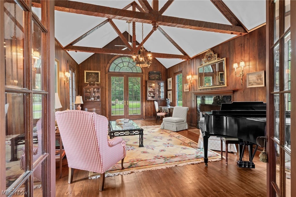 Photo of 5227 Som Center Road, Solon, OH 44139 (MLS # 5221639)