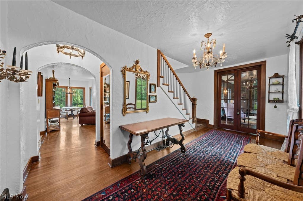 Photo of 5227 Som Center Road, Solon, OH 44139 (MLS # 5221639)
