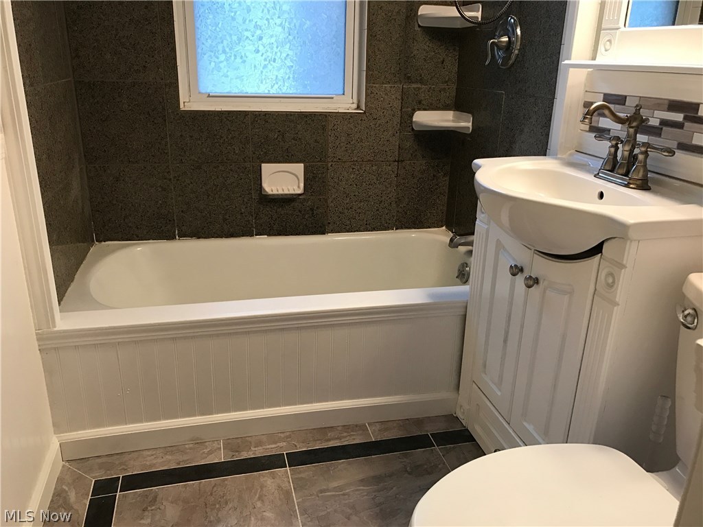 Connecticut Western Reserve - Residential