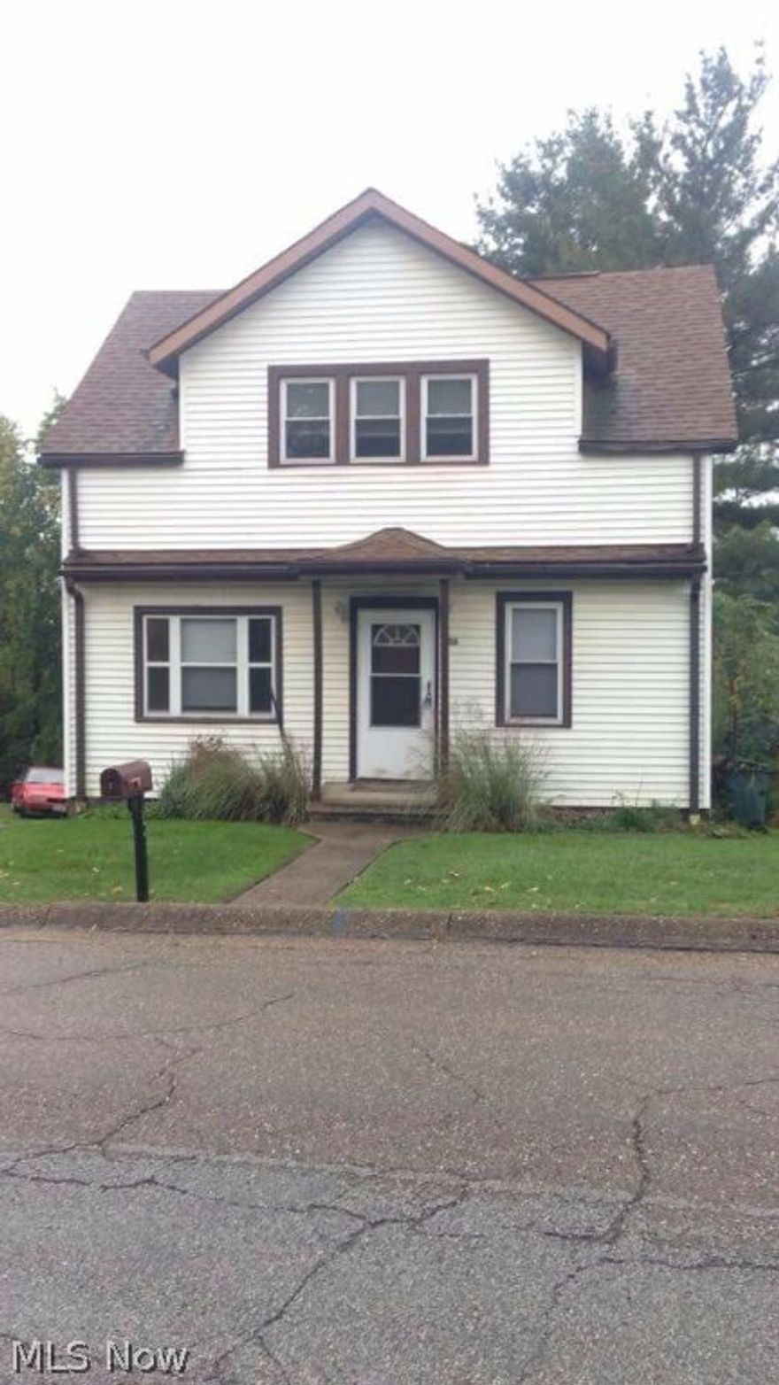 This home is ready to move-into! Clean, updated, neutral colors, convenient location and a nice back yard. New carpet and laminate on first floor, updated bathroom plus Kitchen has new cabinets, countertops and brand new appliances. Gas Furnace 5 years old. Garage in basement, gravel driveway.