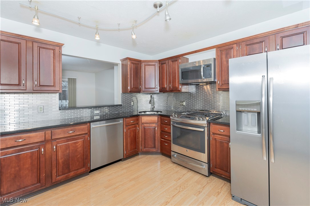 Larchmere Square Condo - Residential