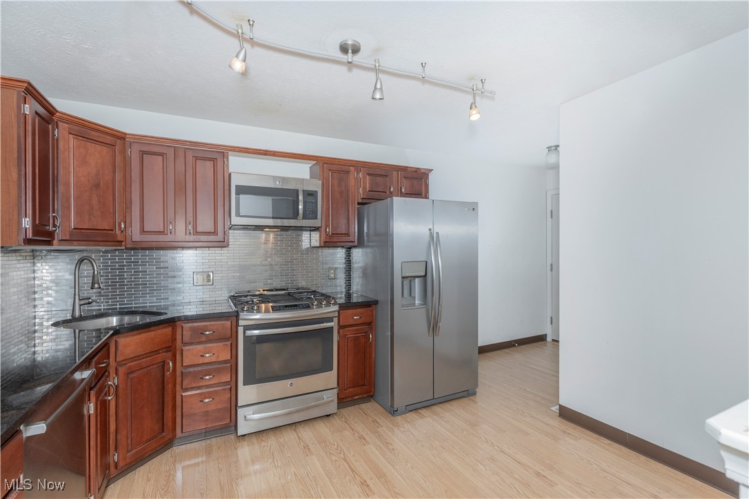 Larchmere Square Condo - Residential
