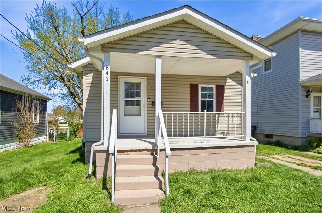 Photo of 541 Winton Avenue, Zanesville, OH 43701 (MLS # 5199269)