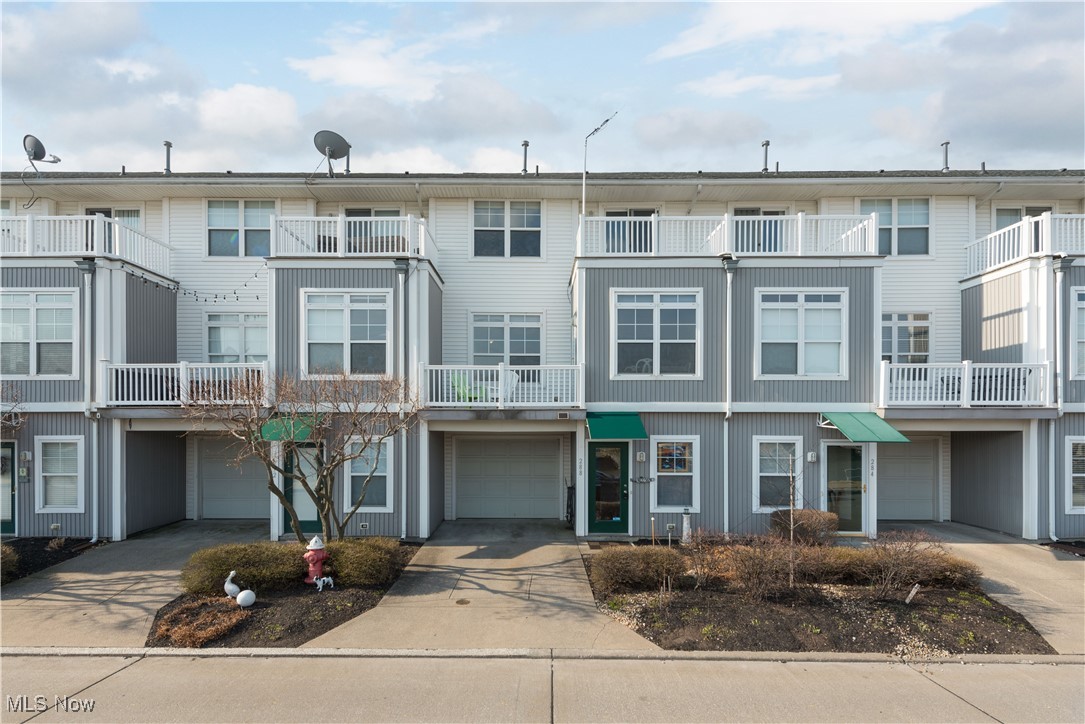 288 E Marina Parkway, Lorain, Ohio image 1