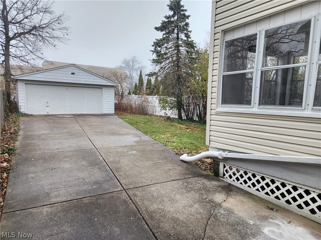 Lakewood Realty Companys - Residential