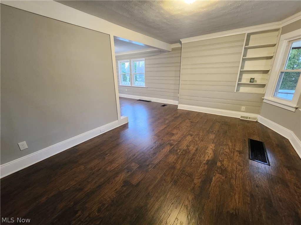 Lakewood Realty Companys - Residential