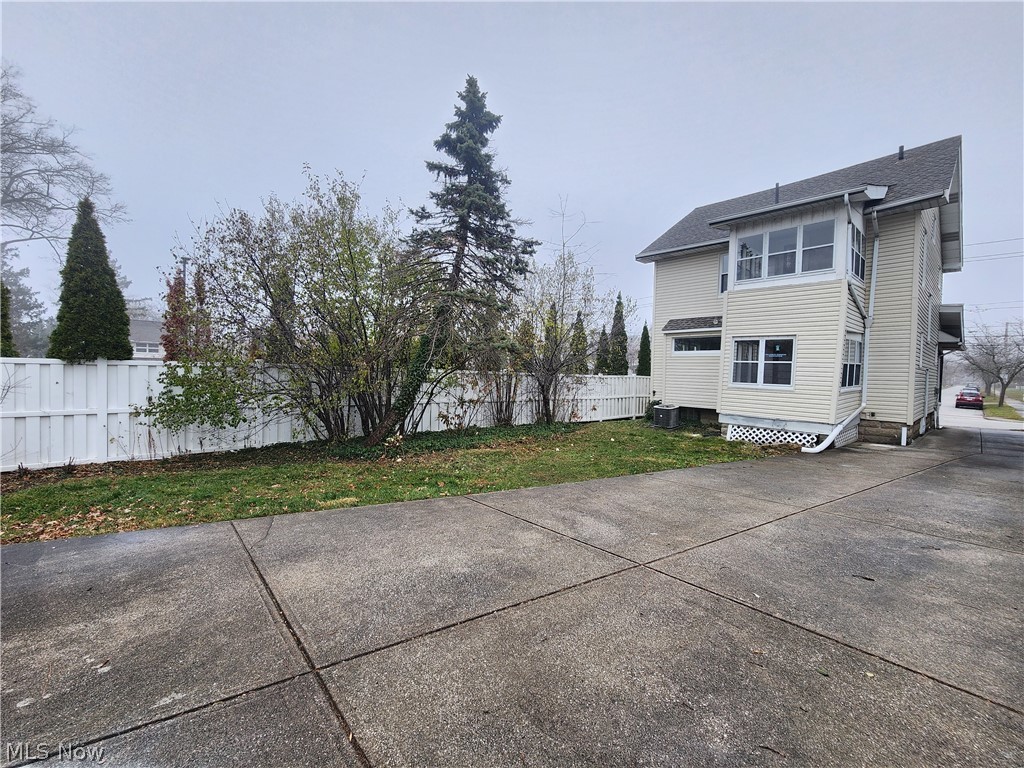 Lakewood Realty Companys - Residential