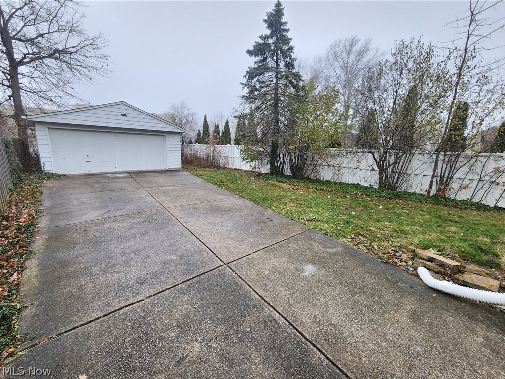 Lakewood Realty Companys - Residential