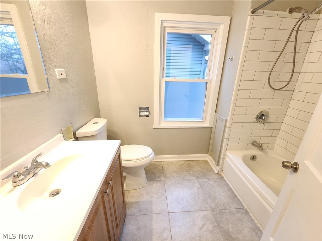 Lakewood Realty Companys - Residential