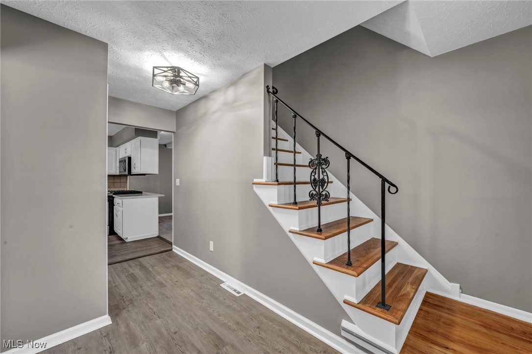 8076 Twin Oaks Drive