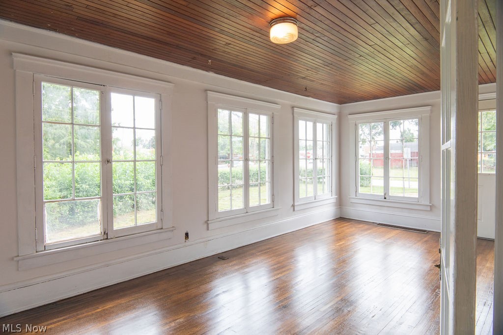 Willobee-On-The-Lake 02 - Residential