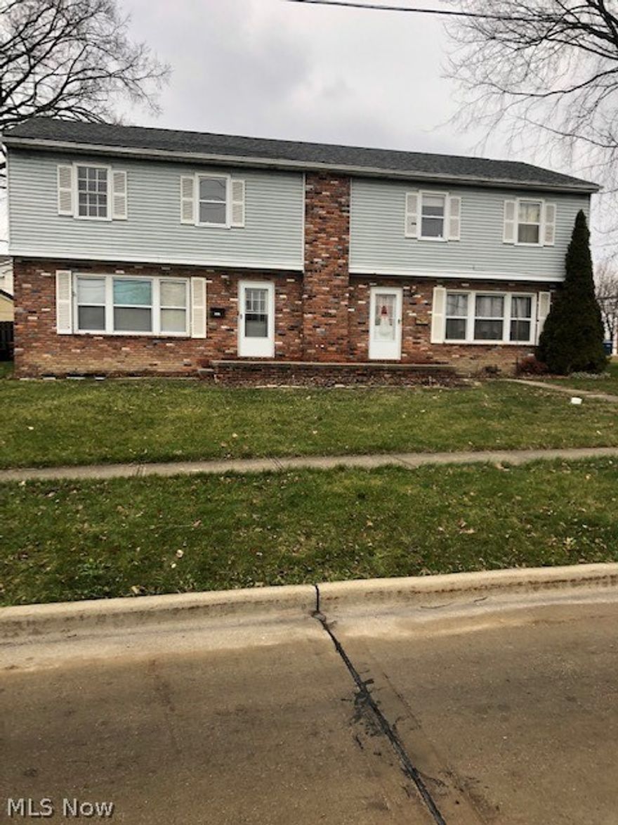 Fantastic side by side duplex in Berea!  This unit offers 3 nice sized bedrooms and 1 full bath and 1 half bath.  All bedrooms are upstairs with the full bath and plenty of closet and storage space.  First floor offers laundry and half bath along with a bonus room for an office, exercise or a play room.  This unit is ready for immediate occupancy! An application for background/credit check will be required.  First month, last and security deposit.