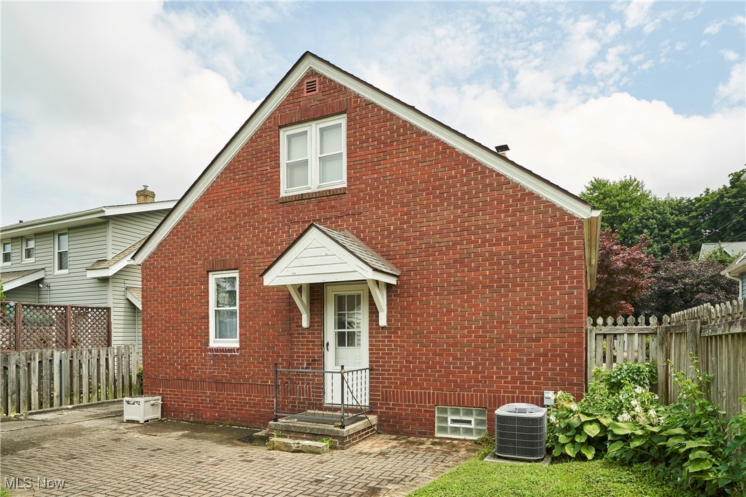 Mong Evans Andre - Residential