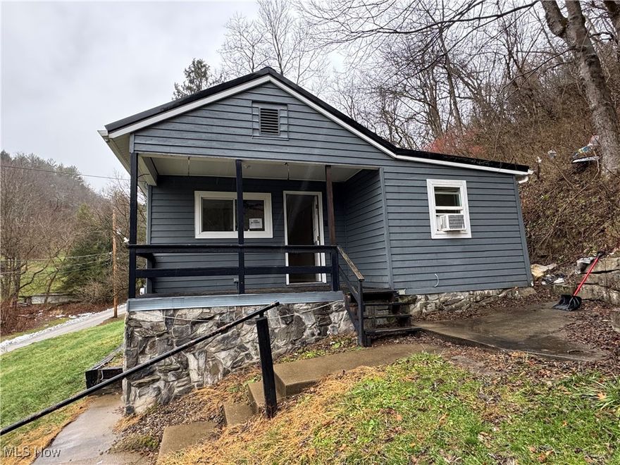 Looking for the "Getaway" or just downsizing? Two bedrooms one bath on 3.49 acres. Seller is unaware if the minerals are leased. The seller will convey any mineral rights.  Property is being sold AS-IS.