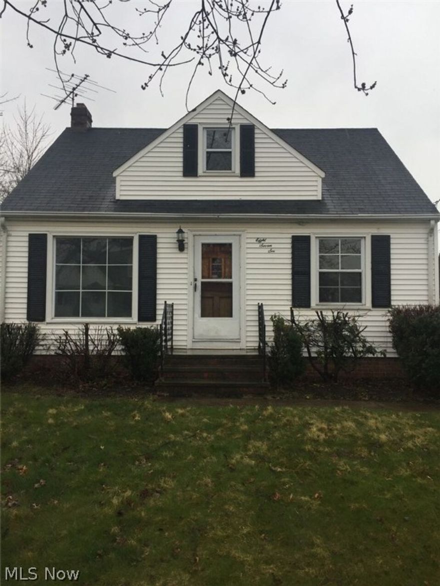 876 E 209th, Euclid - 3 bed 1 bath bungalow home w/ sun porch!

$875 rent / $875 deposit
$25 application fee per adult
1-2 pets OK with additional deposit
NO CMHA

Really spacious and recently re-done 3 bedroom 1 bathroom bungalow home! Large rear addition 3 seasons/sun porch off the back of the home that overlooks the yard! Living room leads right in to the eat in kitchen that offers a built in microwave! Tenant to provide their own stove/fridge, or we can provide for $40/month appliance fee.  2 bedrooms on the 1st floor and large 3rd bedroom/carpeted dormer on 2nd floor with built in shelving and drawers! Basement is large and great for storage but unfinished! Laundry room has washer/dryer hook ups!   Home has 1 car detached garage!

Tenant pays all utilities incl. water/sewer/trash, gas and electric and is responsible for lawn care and snow removal.