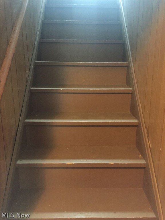 M J Mixs - Residential Lease