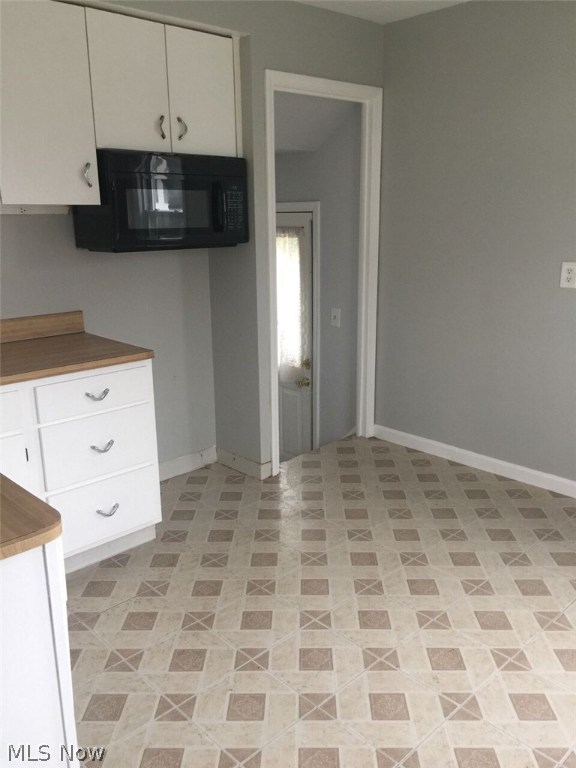 M J Mixs - Residential Lease