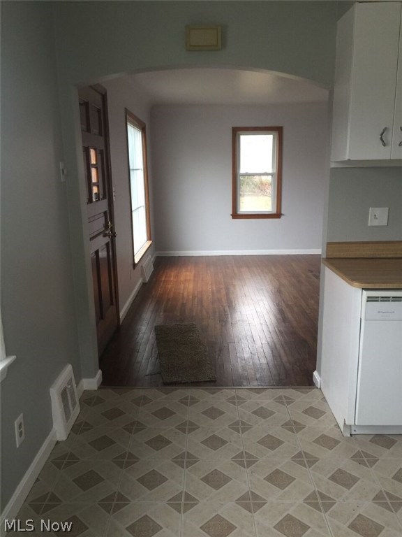 M J Mixs - Residential Lease