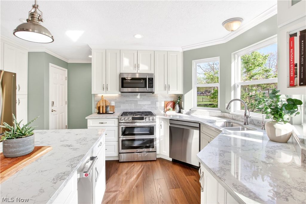 Photo of 632 Sovereign Lane, Medina, OH 44256 (MLS # 5203871)