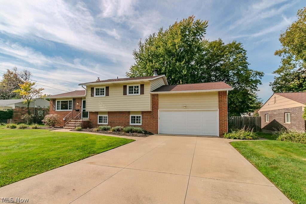 6180 Thunderbird Drive
