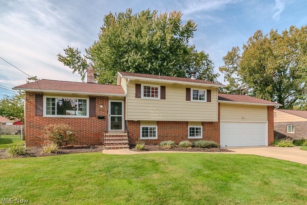 6180 Thunderbird Drive