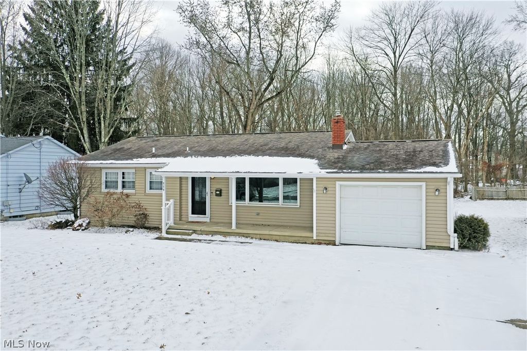 Photo of 889 Edenridge Drive, Youngstown, OH 44512 (MLS # 5188839)