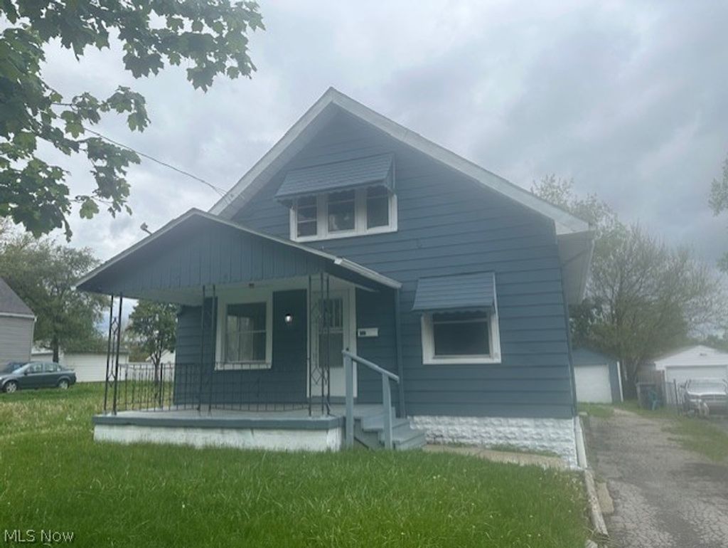 Photo of 734 Cambridge Avenue, Youngstown, OH 44502 (MLS # 5206136)